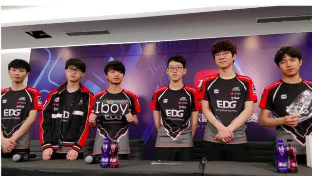 主教练也需 主教练也需