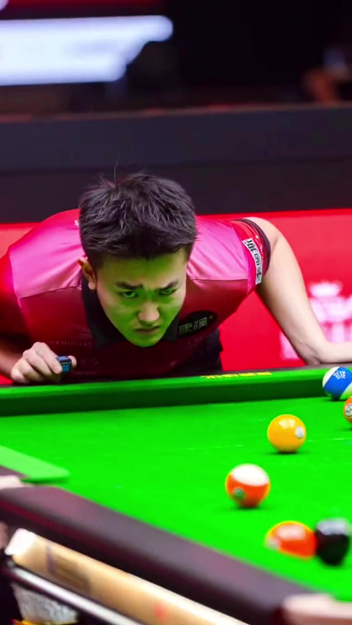 够在防守端 够在防守端