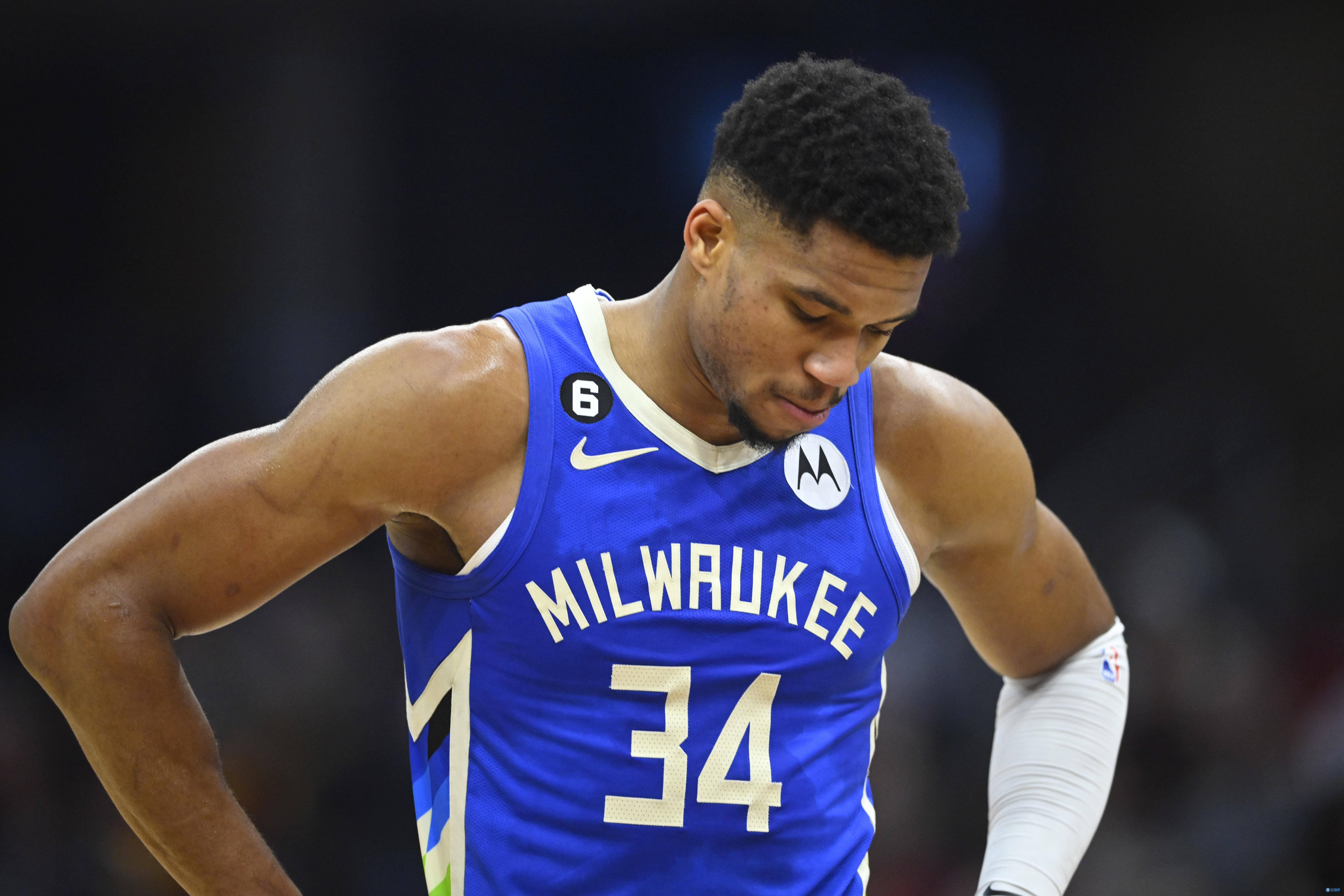 导让球队更 导让球队更